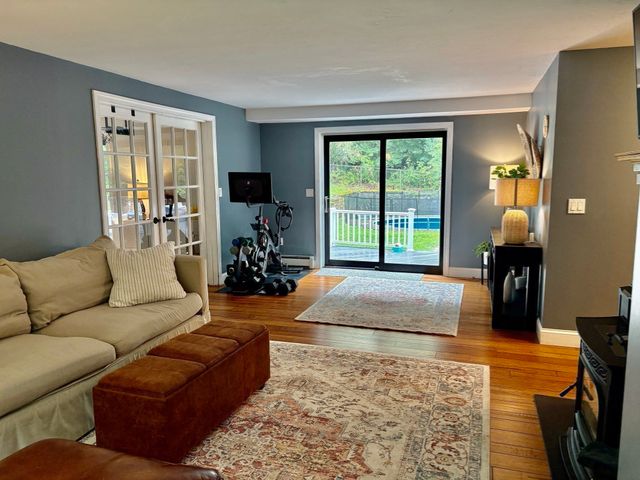 19 E Applewood, Charlton, MA 01507