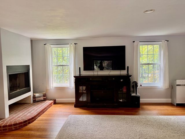 19 E Applewood, Charlton, MA 01507