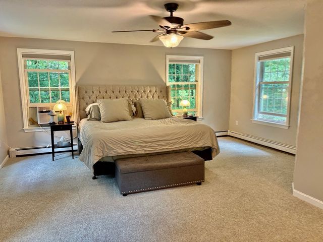 19 E Applewood, Charlton, MA 01507