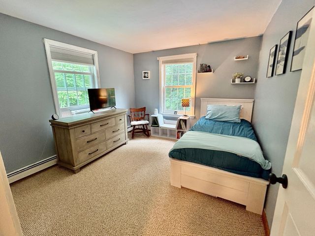 19 E Applewood, Charlton, MA 01507