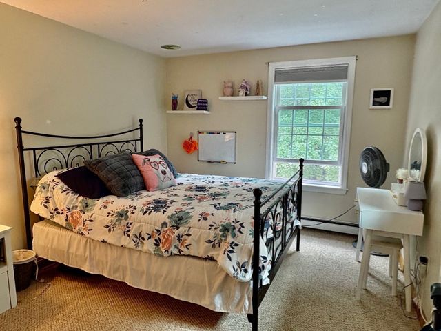 19 E Applewood, Charlton, MA 01507