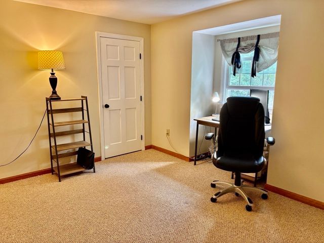19 E Applewood, Charlton, MA 01507