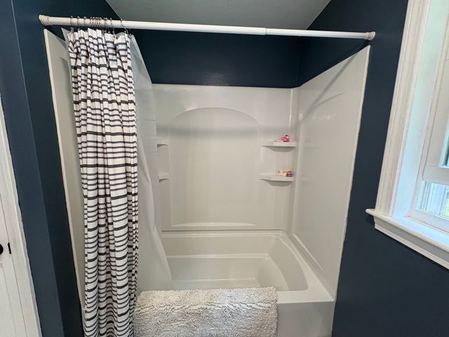 19 E Applewood, Charlton, MA 01507