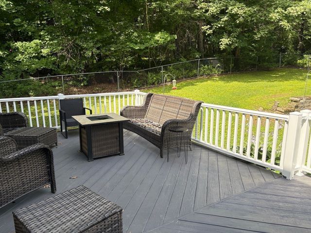19 E Applewood, Charlton, MA 01507
