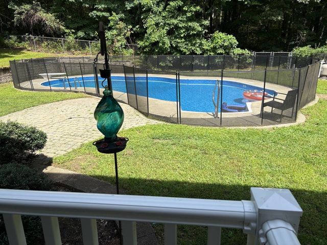 19 E Applewood, Charlton, MA 01507