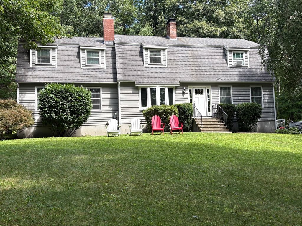 19 E Applewood, Charlton, MA 01507