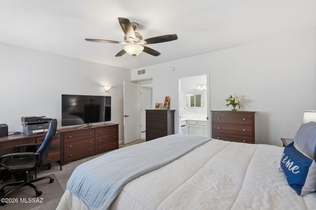 921 W Via Del Pardillo, Green Valley, AZ 85622