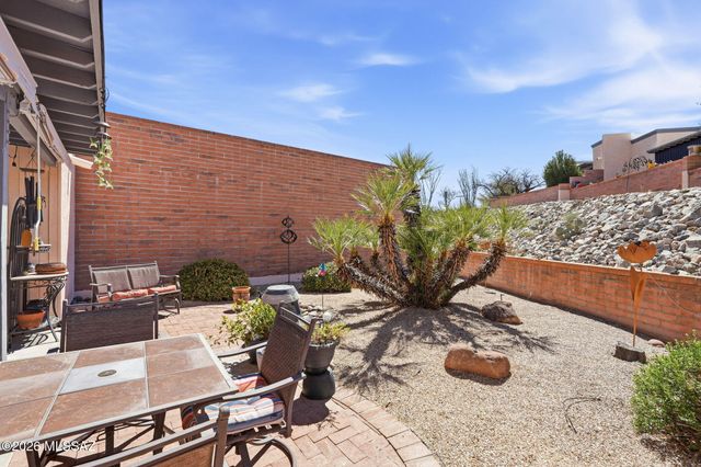921 W Via Del Pardillo, Green Valley, AZ 85622