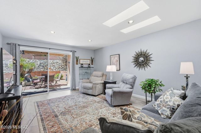 921 W Via Del Pardillo, Green Valley, AZ 85622