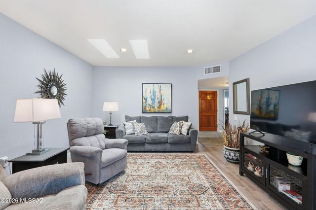 921 W Via Del Pardillo, Green Valley, AZ 85622