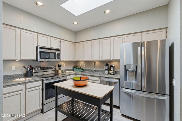 921 W Via Del Pardillo, Green Valley, AZ 85622