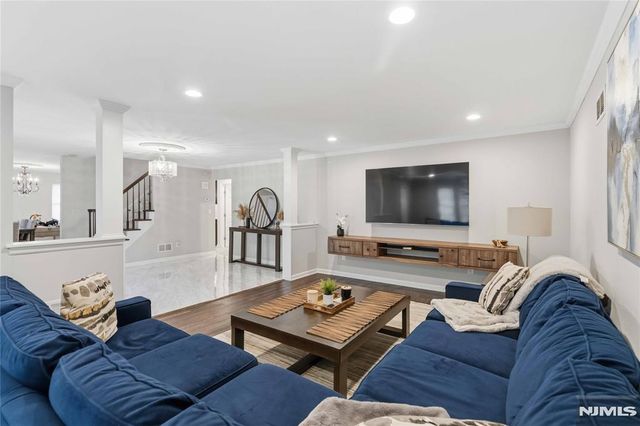 913 High Mountain Road, North Haledon, NJ 07508