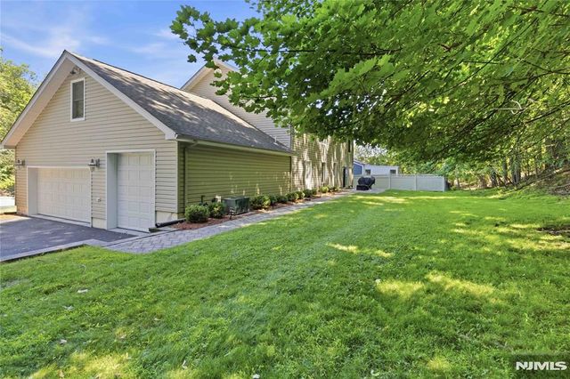 913 High Mountain Road, North Haledon, NJ 07508