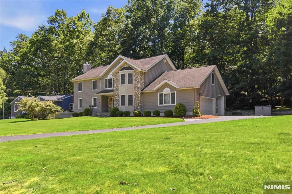 913 High Mountain Road, North Haledon, NJ 07508
