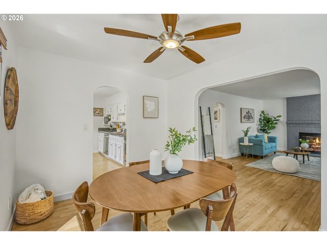 27 Se 85TH Ave, Portland, OR 97216