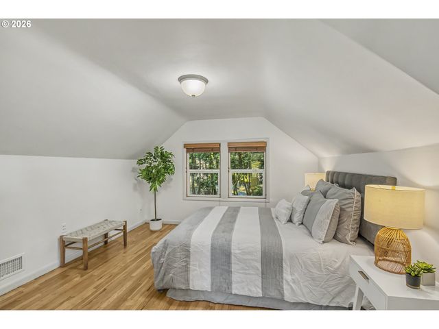 27 Se 85TH Ave, Portland, OR 97216