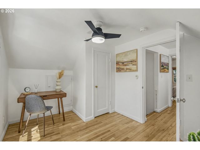 27 Se 85TH Ave, Portland, OR 97216