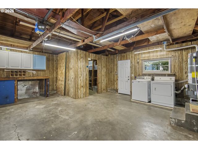 27 Se 85TH Ave, Portland, OR 97216