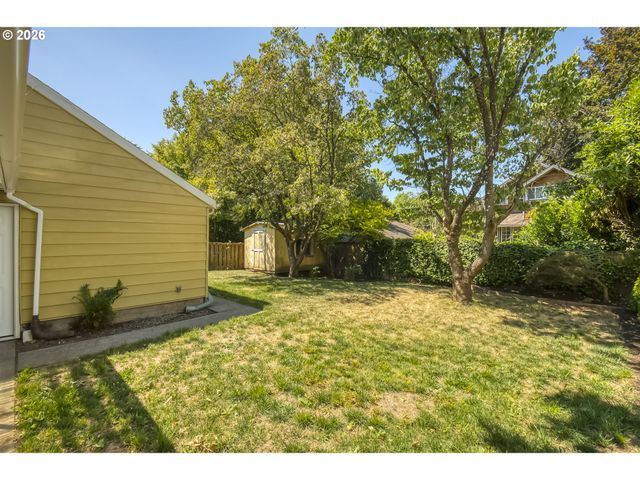 27 Se 85TH Ave, Portland, OR 97216