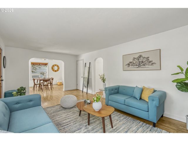 27 Se 85TH Ave, Portland, OR 97216