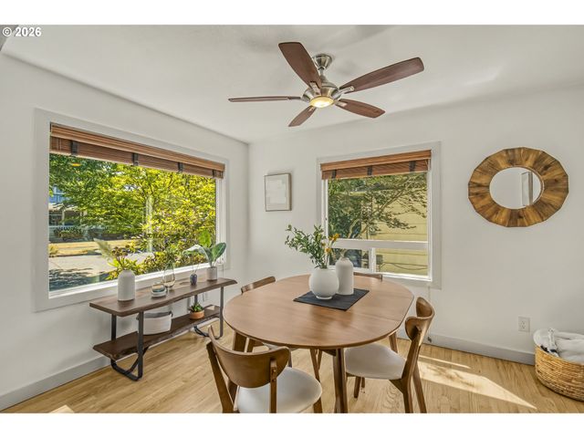 27 Se 85TH Ave, Portland, OR 97216