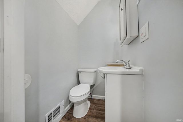 214 E Battell Street, Mishawaka, IN 46545