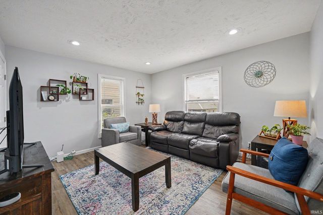 214 E Battell Street, Mishawaka, IN 46545