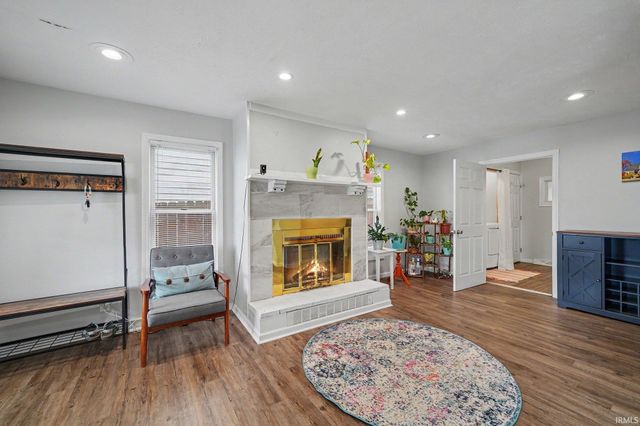 214 E Battell Street, Mishawaka, IN 46545
