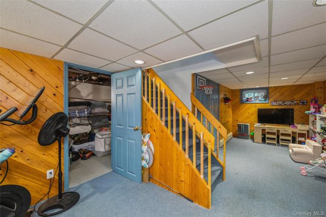 24 Commonwealth Street, Franklin Square, NY 11010