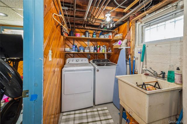 24 Commonwealth Street, Franklin Square, NY 11010