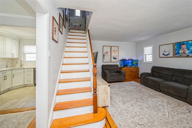 24 Commonwealth Street, Franklin Square, NY 11010