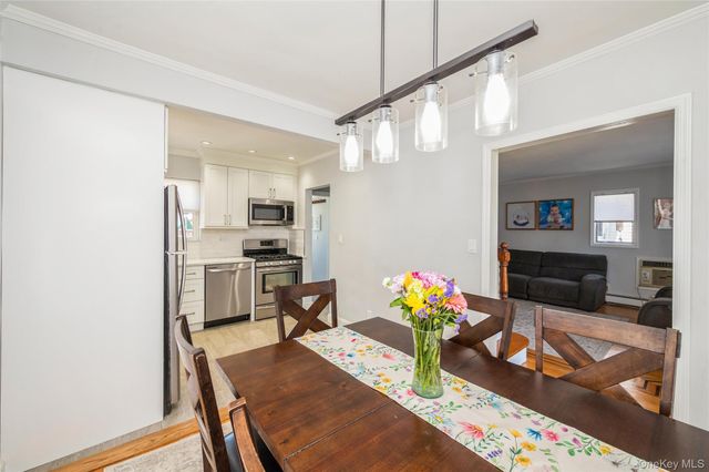 24 Commonwealth Street, Franklin Square, NY 11010