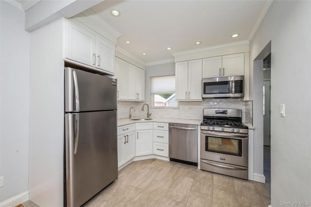 24 Commonwealth Street, Franklin Square, NY 11010