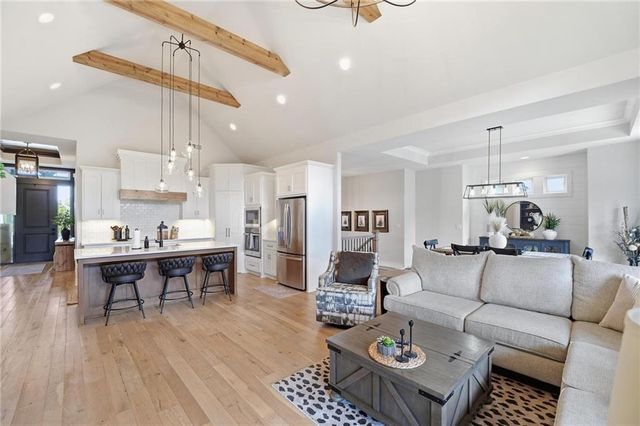 161 NW Carson Drive, Lee's Summit, MO 64081