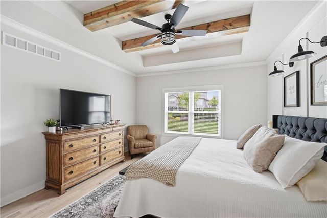 161 NW Carson Drive, Lee's Summit, MO 64081