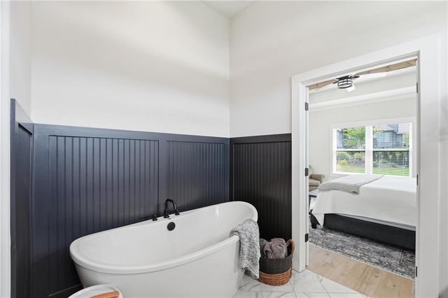 161 NW Carson Drive, Lee's Summit, MO 64081