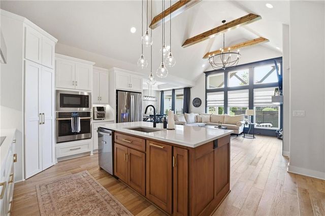 161 NW Carson Drive, Lee's Summit, MO 64081