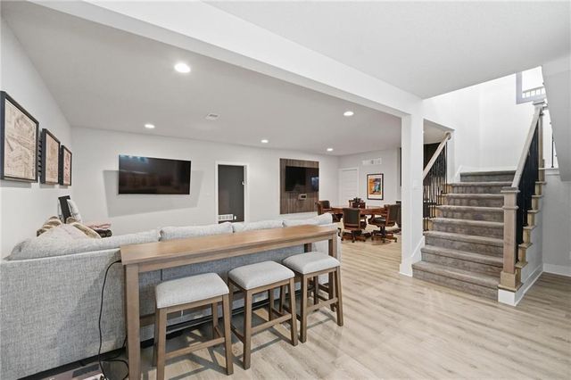 161 NW Carson Drive, Lee's Summit, MO 64081