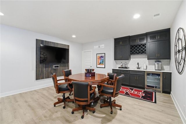 161 NW Carson Drive, Lee's Summit, MO 64081