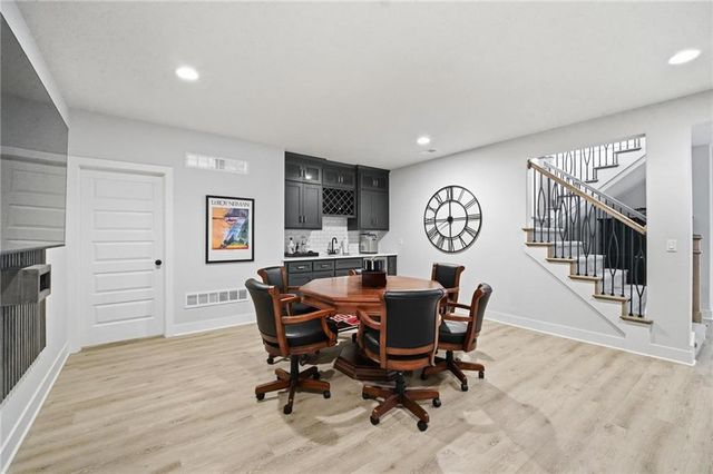 161 NW Carson Drive, Lee's Summit, MO 64081