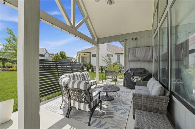 161 NW Carson Drive, Lee's Summit, MO 64081