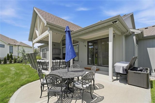 161 NW Carson Drive, Lee's Summit, MO 64081
