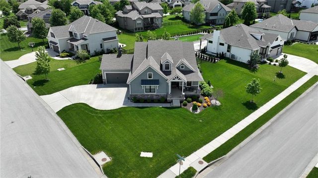 161 NW Carson Drive, Lee's Summit, MO 64081