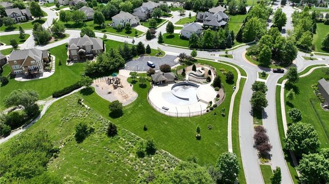161 NW Carson Drive, Lee's Summit, MO 64081