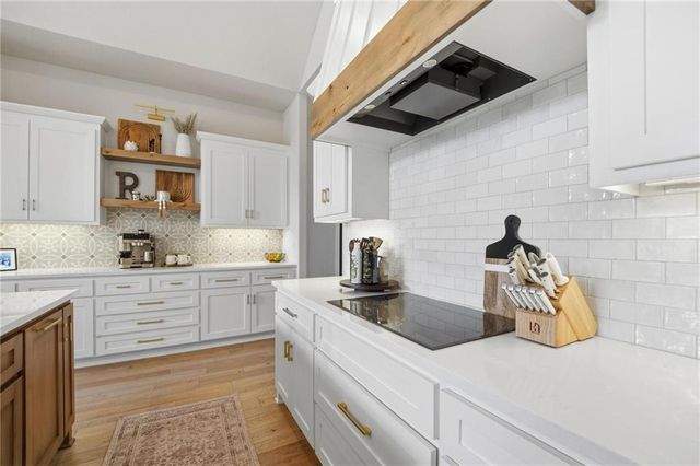 161 NW Carson Drive, Lee's Summit, MO 64081