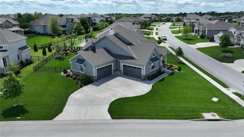 161 NW Carson Drive, Lee's Summit, MO 64081