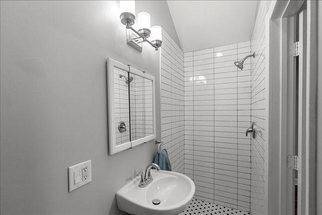 3652 N Nora Avenue 1N, Chicago, IL 60634