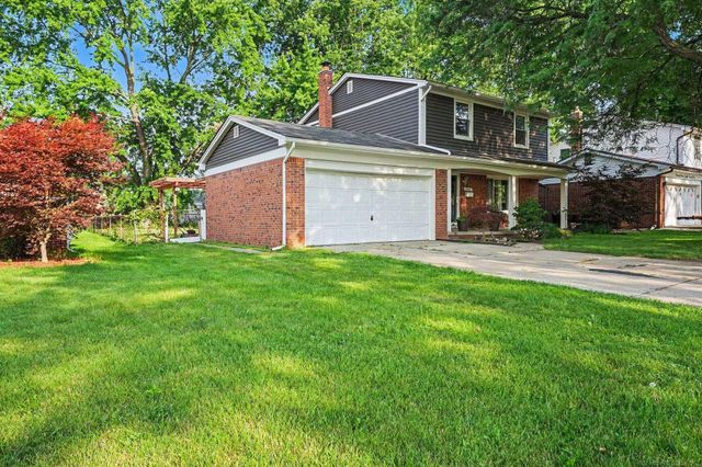 33857 Groth Drive, Sterling Heights, MI 48312