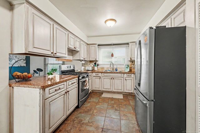 33857 Groth Drive, Sterling Heights, MI 48312
