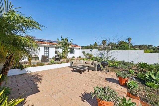 1761 Winterwarm Drive, Fallbrook, CA 92028